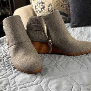 Dr. Scholl's Charcoal Wedge Ankle Boots
